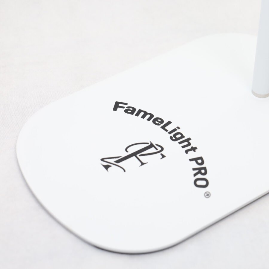 Biała lampa do stylizacji rzęs LED FameLight – 3 tryby, regulacja barwy i mocy światła